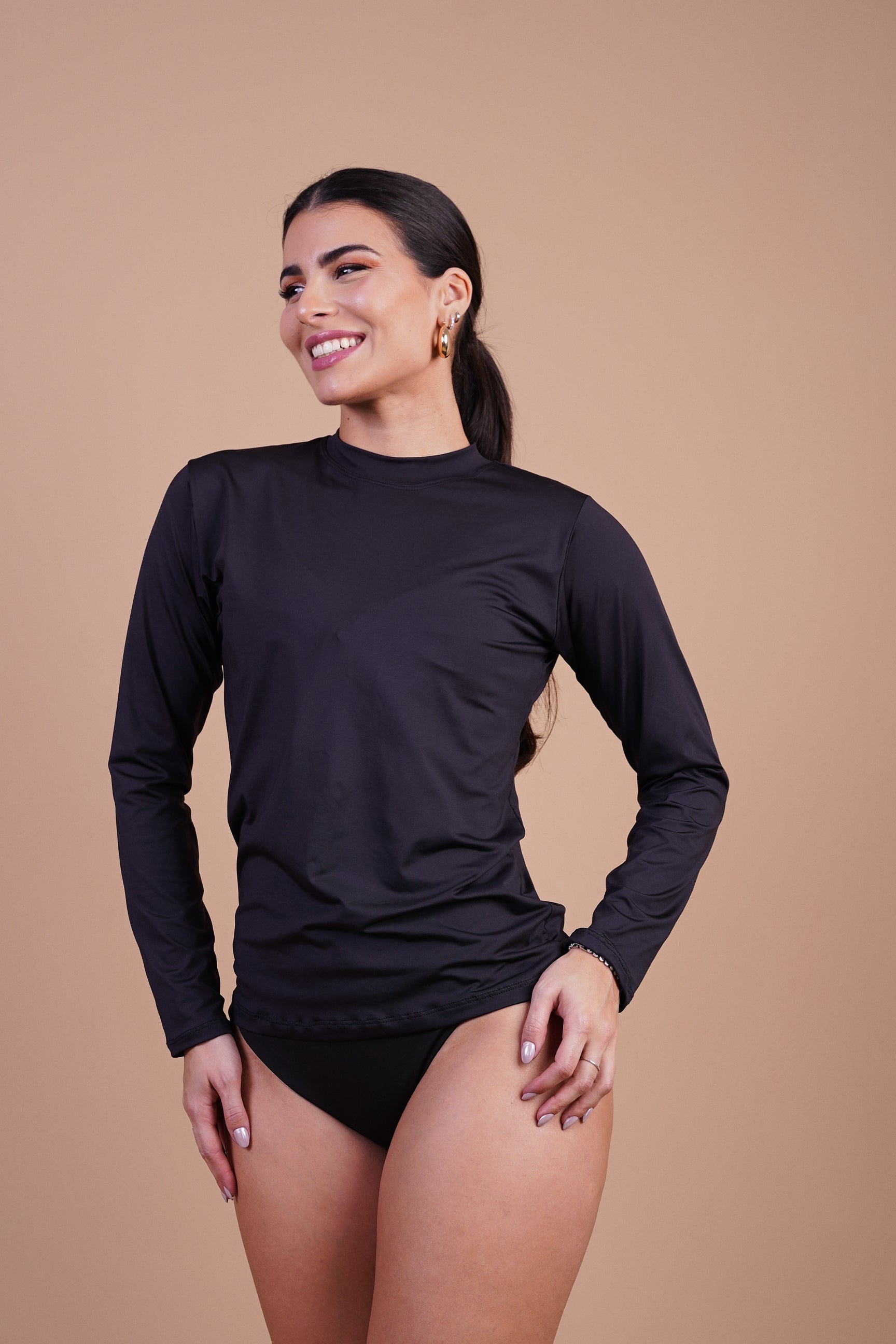Blusa UV Adulto Preta - MANU DINIZ BEACHWEAR