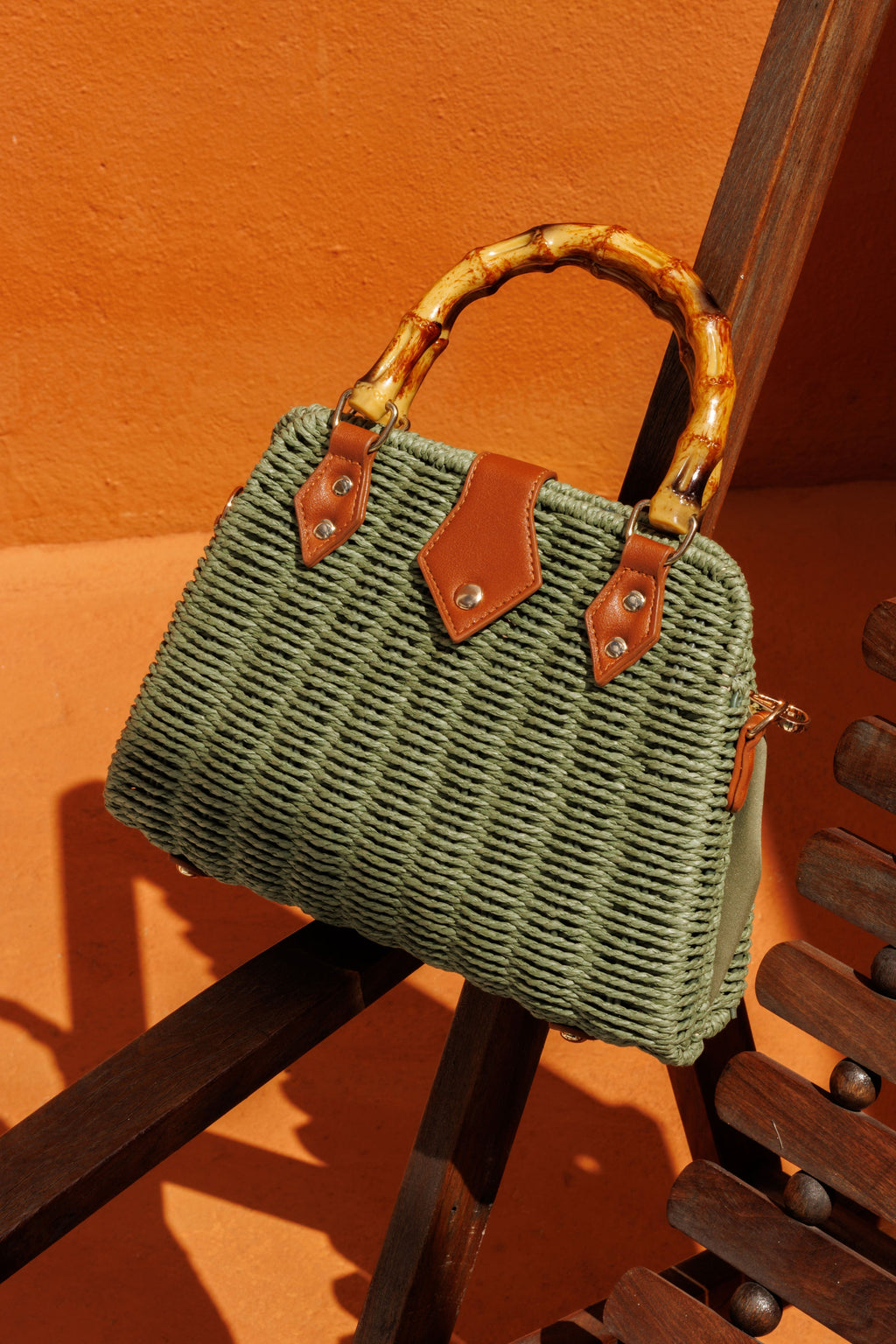 Bolsa de Palha com Alça Bambu - MANU DINIZ BEACHWEAR